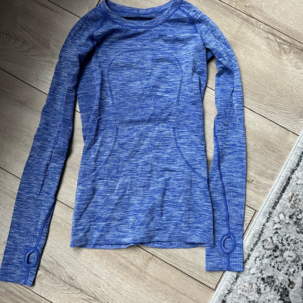Lululemon swiftly long sleeve size 4